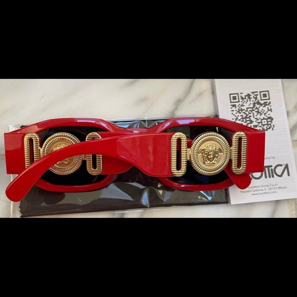 VERSACE UNISEX STRIKING RED AND GOLD SIGNATURE MEDUSA MOTIF SUNGLASSES main image 3